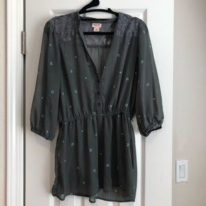 Women’s Blouse - Size M